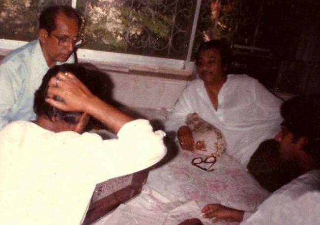 Kishorekumar with his son Amit & friends