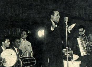 Rafi singing in a concert