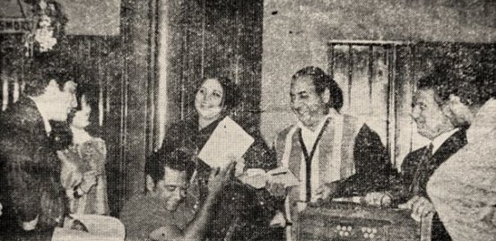 Mohd Rafi, Kishoreda, Krishna Kalle rehearsalling a song with Shankar Jaikishan & others in the recording studio