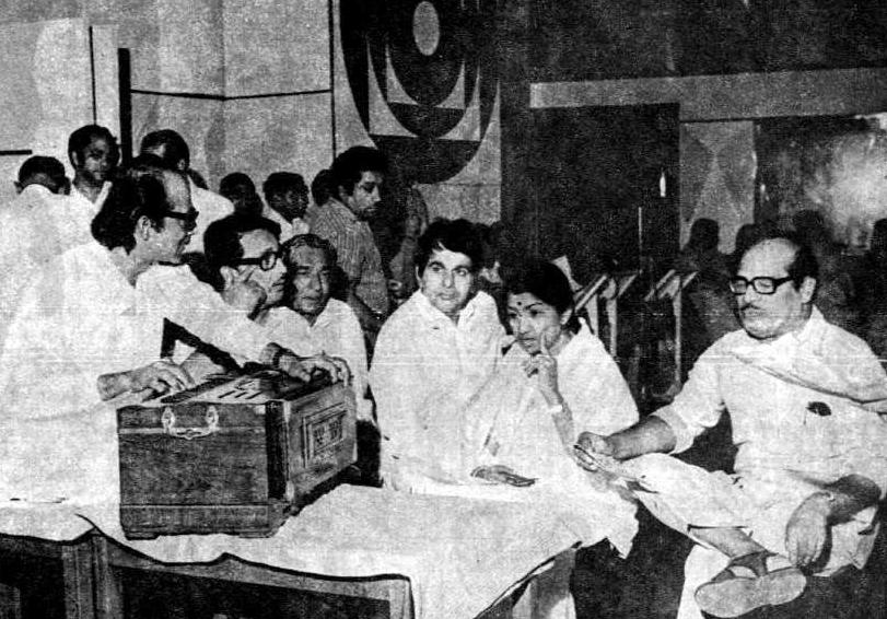 Lata, Mannadey rehearsalling a song with Salilda, Jaan nisar Akhtar, Dilip Kumar & others in the recording studio