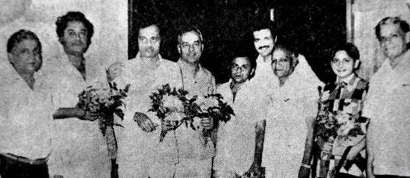 Kishorekumar with Mukesh, Kalyanji Anandji & others