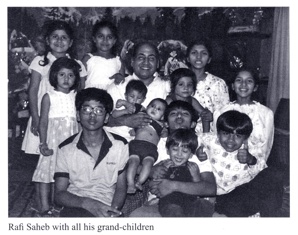Mohd Rafi Sahab with his grand children