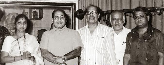 Rafi with Mannadey, Asha, Pyarelal & others in the recording studio
