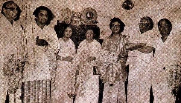 Kishoreda with Lata, Asha & others