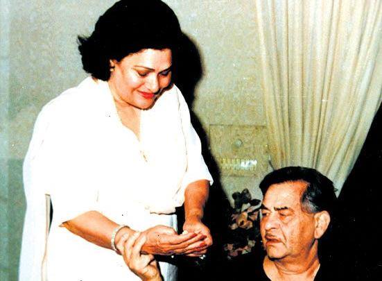 Raj Kapoor with his wife Krishna Kapoor
