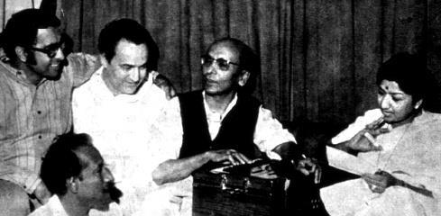 Mukesh with Lata rehearsalling a song with Jaidev & others