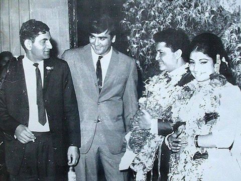 Anand Bakshi with Sunil Dutt in Laxmikant's wedding ceremony