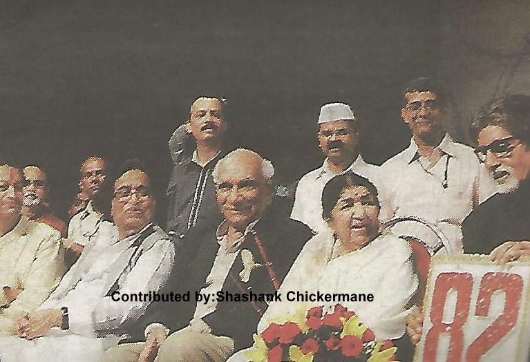 Lata with Amitabh Bachchan, Yash Chopra, Hridaynath Mangeshkar & others in the function 