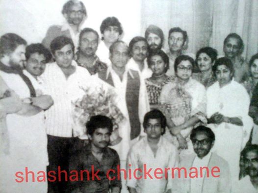 Lata with Usha Mangeshkar, Nitin Mukesh, Harish Bhimani, Mehndi Hassan & others