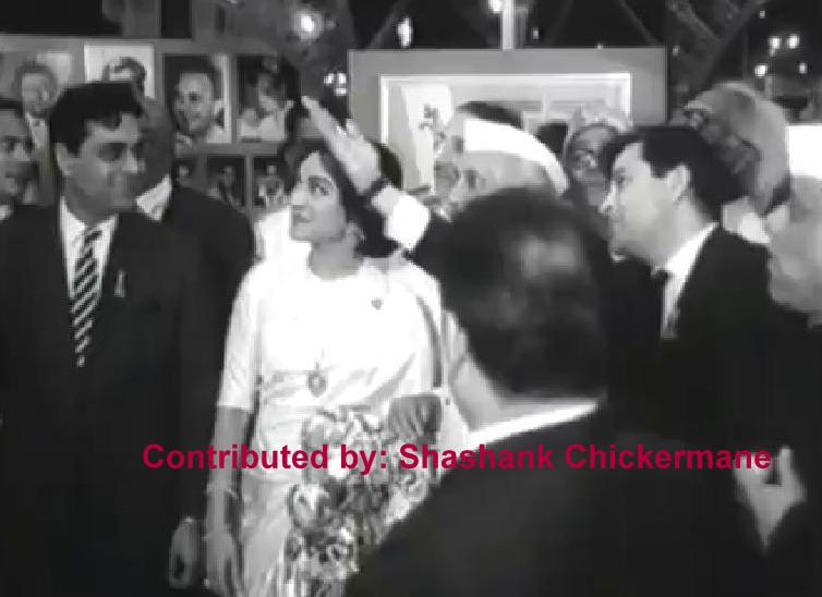 Raj Kapoor with Rajendra Kumar, Vyjantimala & Pt Nehru
