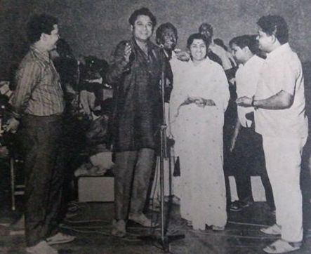 Kishoreda singing with Lata in a concert with Laxmikant Pyarelal