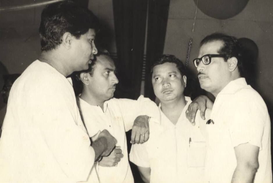 Mannadey with Manohari Singh, Hariprasad Chaurasia & others