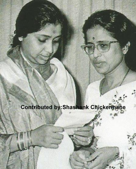 Asha Bhosale with her sister Meena Mangeshkar
