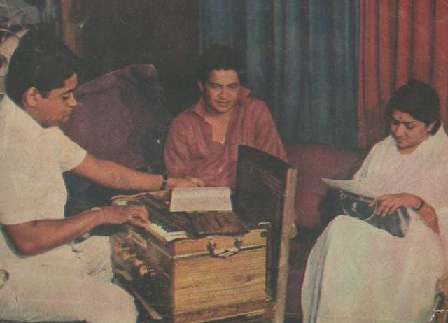 Lata  rehearsalling a song with Laxmikant Pyarelal in the recording studio
