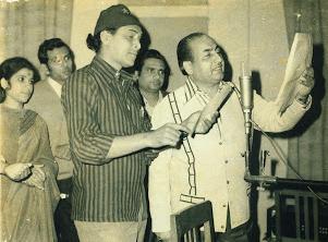 Rafi singing with Bhupendra Hazarika & others