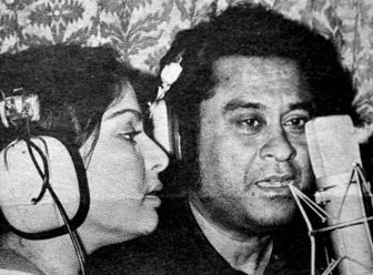 Kishoreda singing duet song with Rakhee in the recording studio