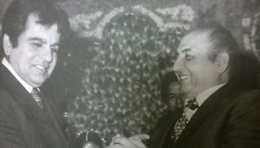 Mohdrafi with Dilip Kumar in a function