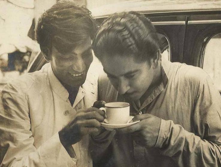 Kishorekumar with Vjarendra Gaur having tea