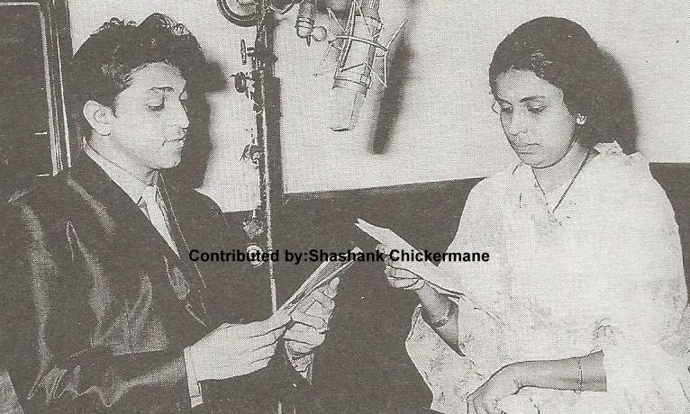 Suman Kalyanpur with Mahesh Kumar singing duet in the recording studio