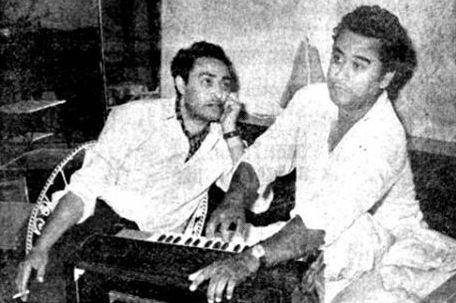 Kishoreda rehearsalling a song with his brother Anoop Kumar at home