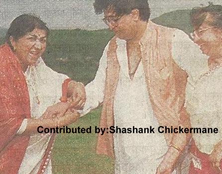 Lata with Asha Bhosale, Usha Mangeshkar & Hridyanath Mangeshkar