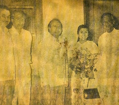 Shankar with Lata, Naushad, Sheshadhar Mukherjee & others