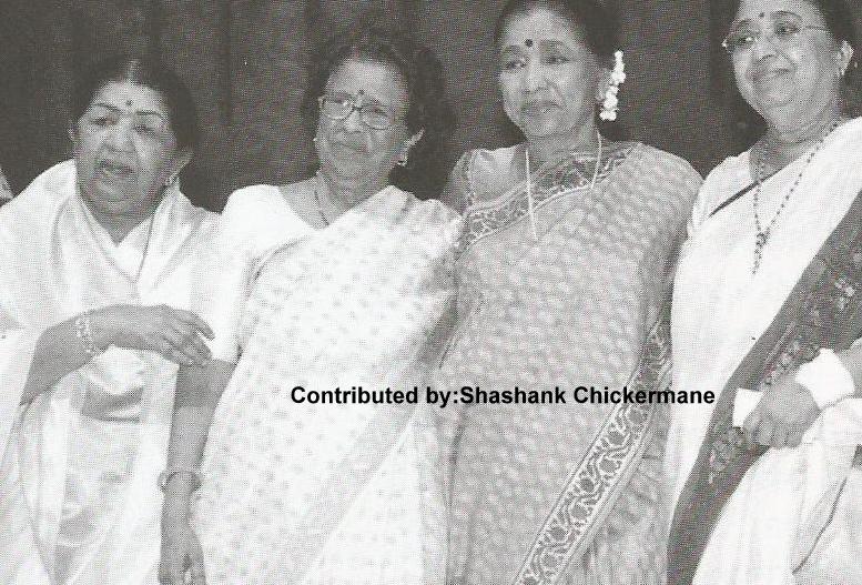 Lata with her sisters Asha, Meena & Usha Mangeshkar in the function 