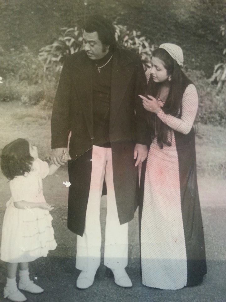 Kishoreda with Leena Chandavarkar & a girl in the film scene
