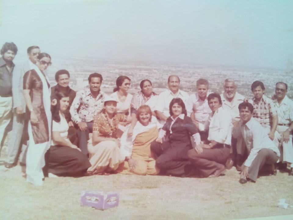 Mohammad Rafi with his wife & his friends