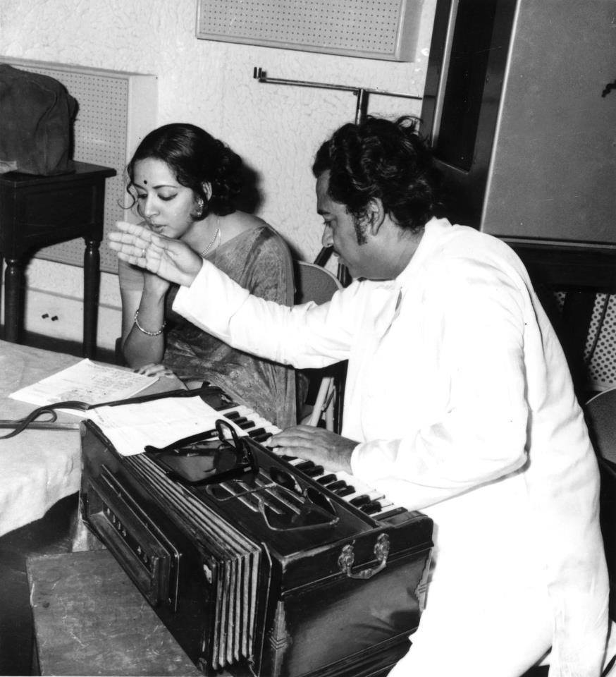 Kishoreda rehearsals a song with Hema Malini in the recording studio
