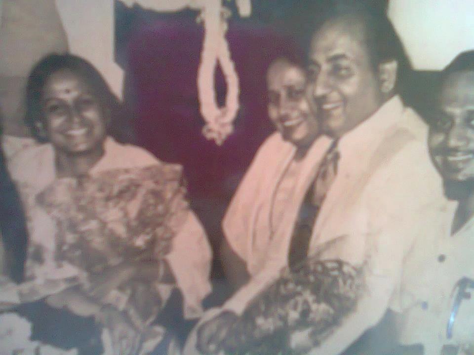 Mohd Rafi with wife and friends