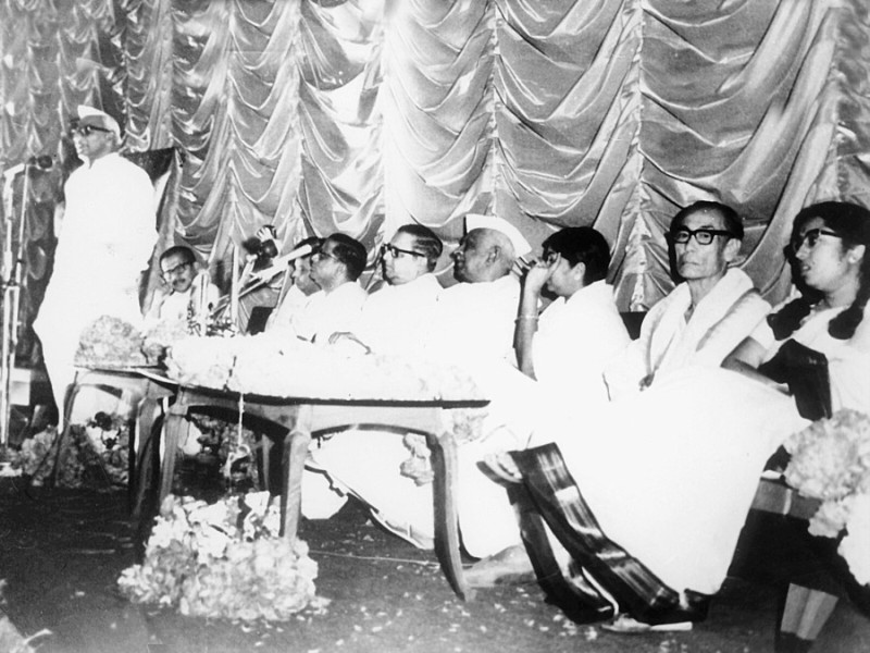 SD Burman with Usha Mangeshkar & others in a function