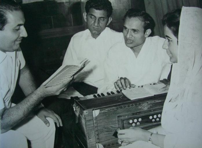 Rafi with Nanda, Anand Bakshi and Kalyanji