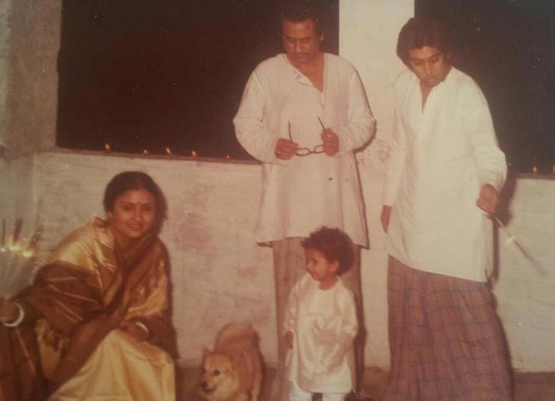 Kishore Kumar with wife Leena Chandavarkar, with sons Amit and Sumeet Kumar