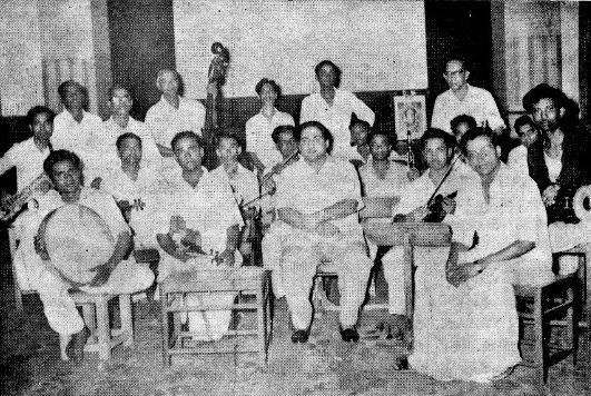 Mohammad Rafi with others in the recording studio