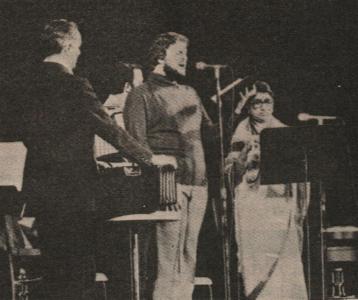 Lata singing with Nitin Mukesh & Mukesh in a concert