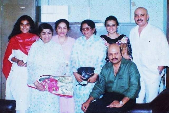 Lata with Rajesh Roshan, Rakesh Roshan, Kajol, Rakhee, Tanuja & others in the recording studio