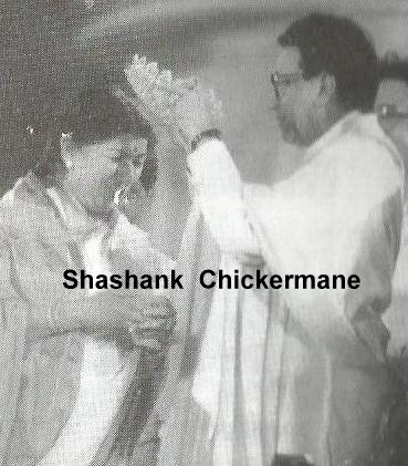 Lata crowned by Balasaheb Thackrey in the function