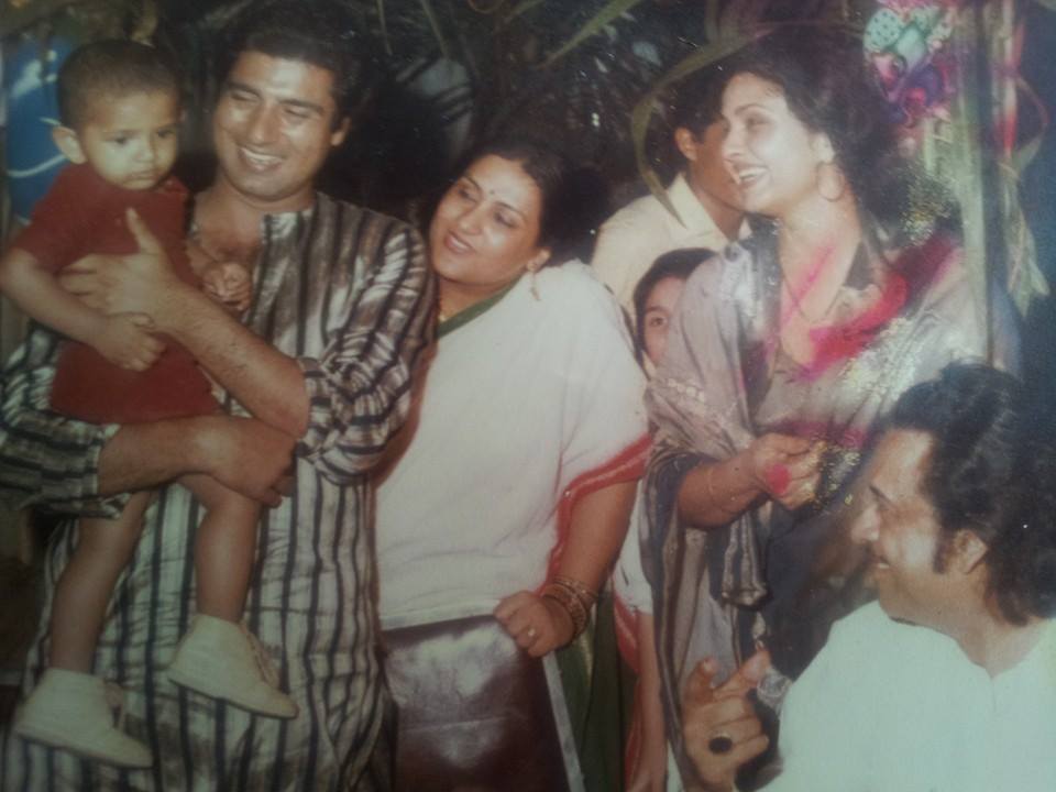 Kishorekumar with his family Leena, Sumeet & actor Raj Babbar in a family function 