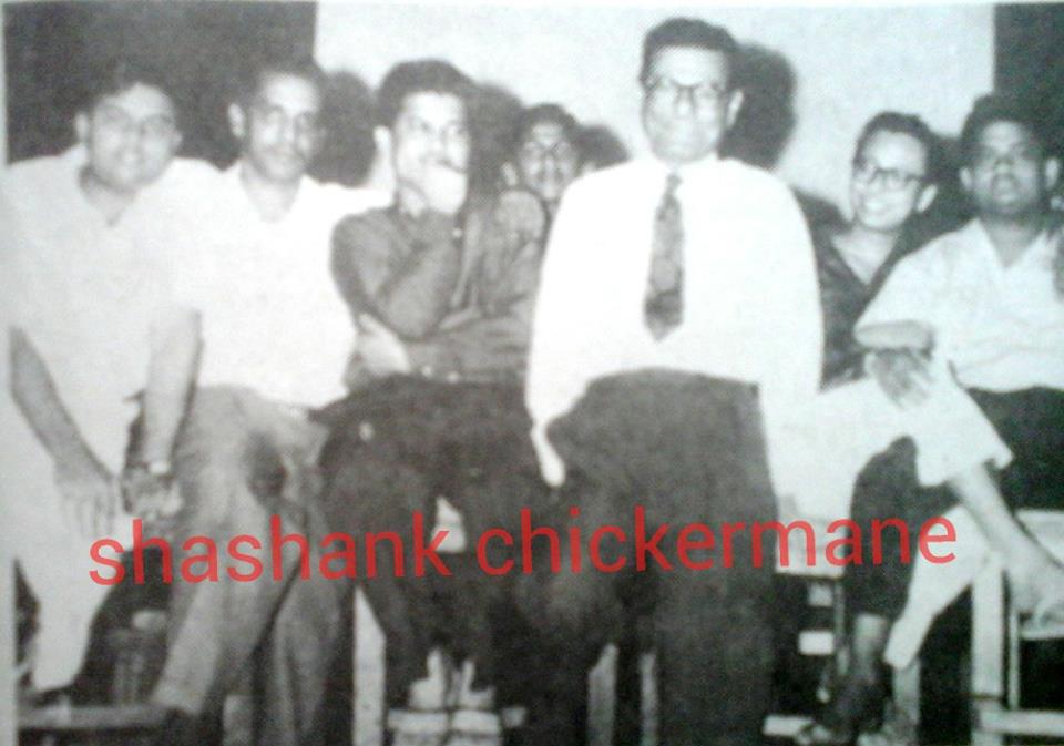 Laxmikant Pyarelal with RD Burman, Kishore Desai, Minoo Kartik & others