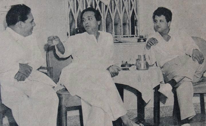 Naushad discussing with Shankar Jaikishan