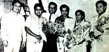 Kishoreda with Lata, Laxmikant Pyarelal, Minoo Katrak & others in the recording studio