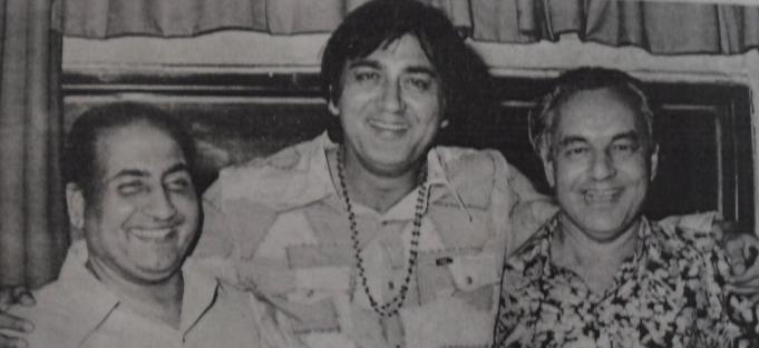 Mohd Rafi with Sunil Dutt and Mukesh