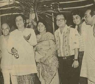 Kishore Kumar with his son Amit Kumar, Khayyam, R.D.Burman and others in a function
