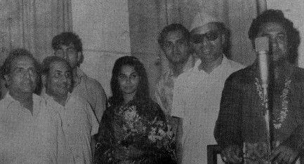 Kishoreda with Mohd Rafi, Shankar, Sheshadhar Mukherjee, Joy Mukherjee, Waheeda Rehman in the recording studio