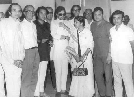 Kishoreda with Kalyanji Anandji, Lata, Rajesh Khanna & others
