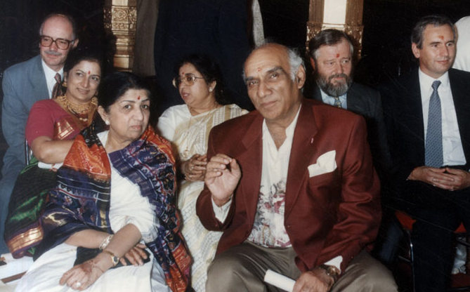 Lata Mangeshkar with Yash Chopra & others in a function