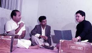 Mohdrafi discussing with Laxmikant & others