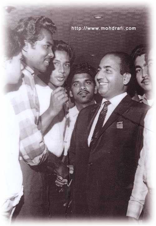 Mohd Rafi with his fans