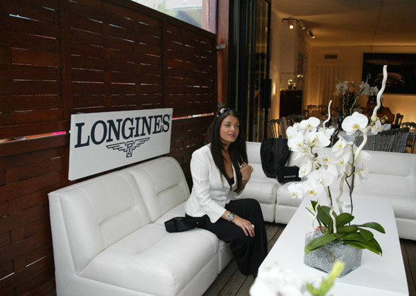 Aishwarya Rai poses in the _Village_, the VIP area of the 2007 French Open at Roland Garros arena in Paris, France on June 5, 2007 - 17